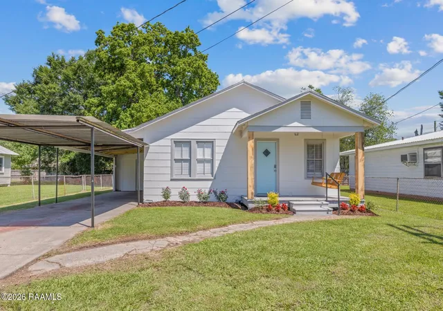 Homes for sale in Breaux Bridge, LA | 803 Grand Point Hwy, Breaux Bridge, LA 70517 | MLS# 2600003462