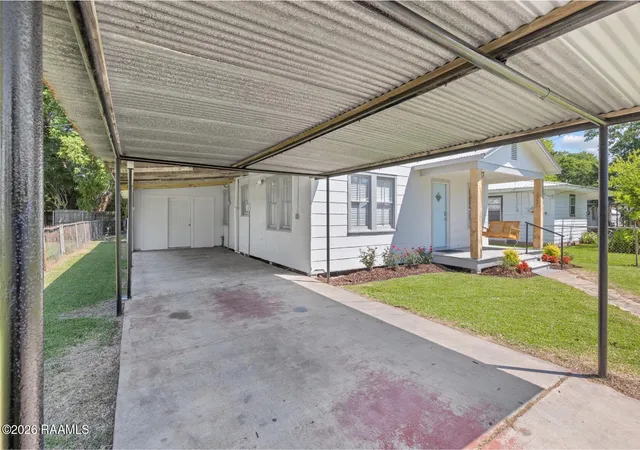 Homes for sale in Breaux Bridge, LA | 803 Grand Point Hwy, Breaux Bridge, LA 70517 | MLS# 2600003462