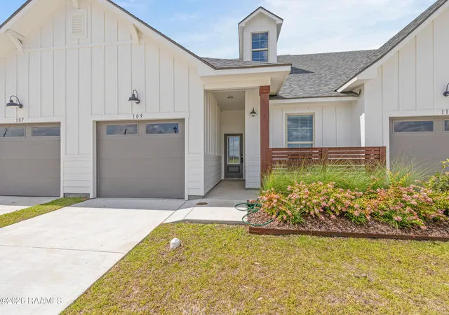 2nd image of 109 Maplebrook Wy, Youngsville, LA 70592 | MLS# 2600002475