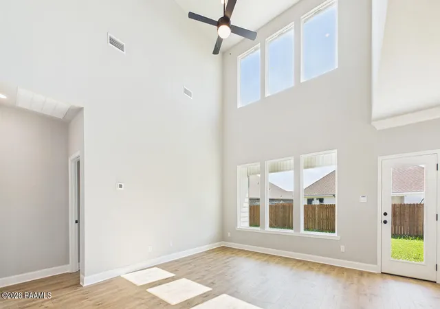 Photo 3 of Sale Pending at 108 Belle Lake Dr, Lafayette, LA 70506 | MLS# 2600005821 | Listing updated on 2026-09-03