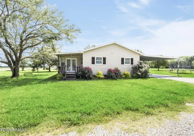 Homes for sale in Arnaudville, LA | 310 Anicet Tauzin Rd, Arnaudville, LA 70512 | MLS# 2600004324