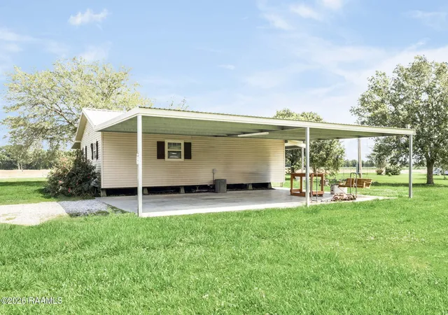 Homes for sale in Arnaudville, LA | 310 Anicet Tauzin Rd, Arnaudville, LA 70512 | MLS# 2600004324