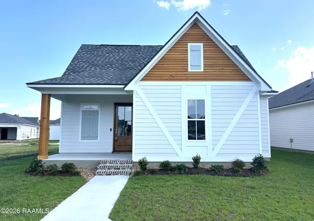 2nd image of 208 Oak Village Dr, Scott, LA 70583 | MLS# 2600004671