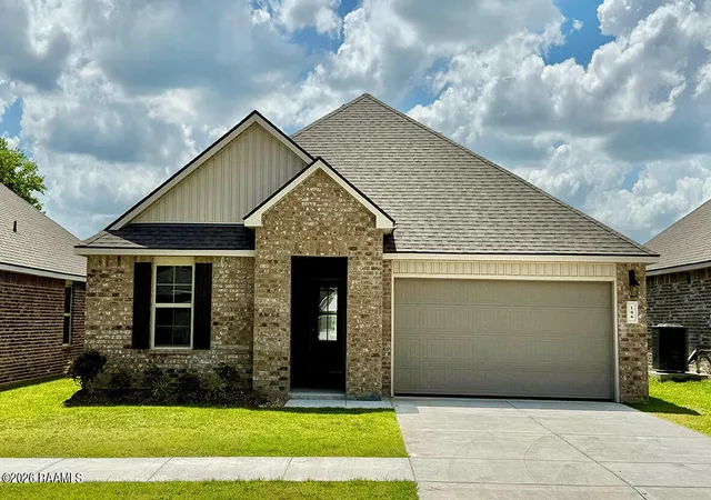 Photo 1 of Single family home for sale at 106 Lake Oak Dr, Lafayette, LA 70507 | MLS# 2600000172 | Listing updated on 2026-06-30