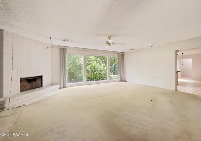 image of 7867 Main Hwy, Saint Martinville, LA 70582 | MLS# 2600007391