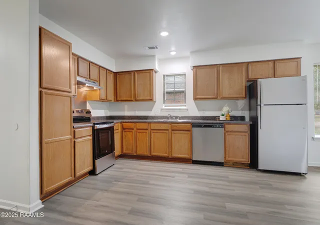 Photo 2 of Single family home for sale at 1014 W End Dr, New Iberia, LA 70560 | MLS# 2600006055 | Listing updated on 2026-07-02