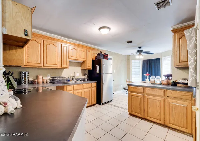 Photo 4 of Sale Pending at 1414 David Duboin Rd, New Iberia, LA 70560 | MLS# 2500002732 | Listing updated on 2026-04-18