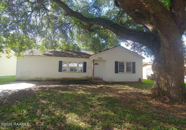 Photo 1 of Single family home for sale at 606 Mcilhenny St, New Iberia, LA 70563 | MLS# 2600005315 | Listing updated on 2026-09-10