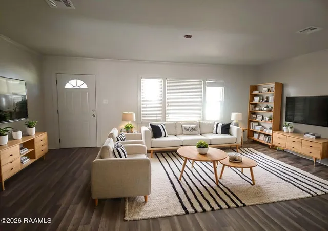 Photo 2 of Single family home for sale at 606 Mcilhenny St, New Iberia, LA 70563 | MLS# 2600005315 | Listing updated on 2026-09-10