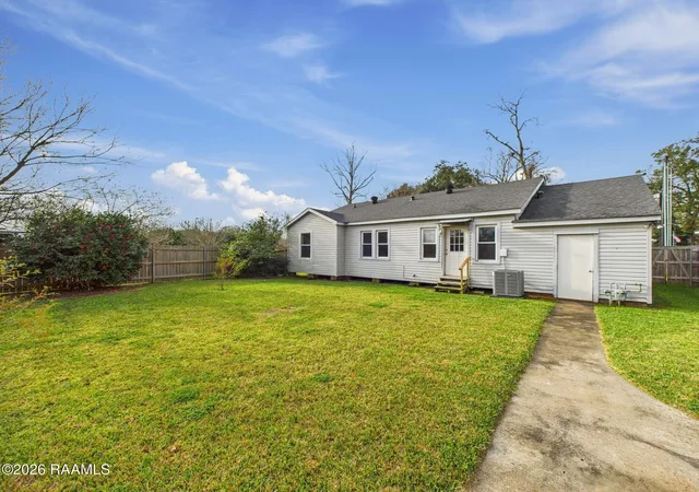 Photo 2 of Single family home for sale at 528 Saint Julien Ave, Lafayette, LA 70506 | MLS# 2600005536 | Listing updated on 2026-09-05