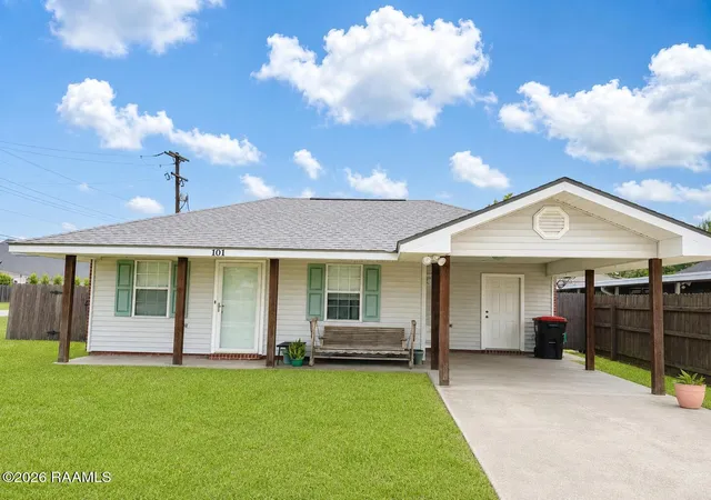 Photo 1 of Single family home for sale at 101 Sugar Crk Dr, Youngsville, LA 70592 | MLS# 2600005968 | Listing updated on 2026-09-06