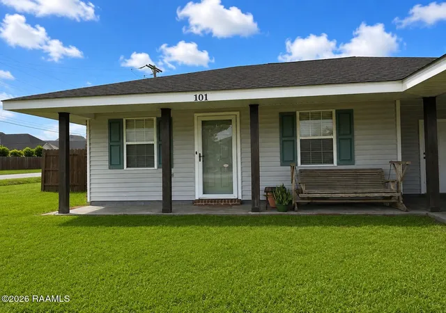 Photo 2 of Single family home for sale at 101 Sugar Crk Dr, Youngsville, LA 70592 | MLS# 2600005968 | Listing updated on 2026-09-06