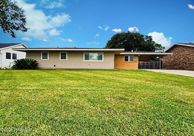 image of 718 Deprima St, Berwick, LA 70342 | MLS# 2600006568