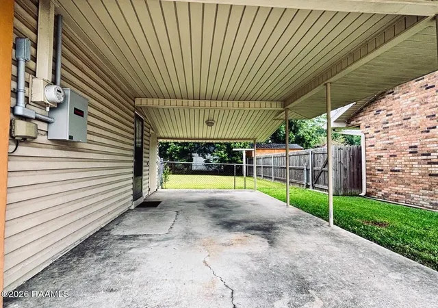 image of 718 Deprima St, Berwick, LA 70342 | MLS# 2600006568