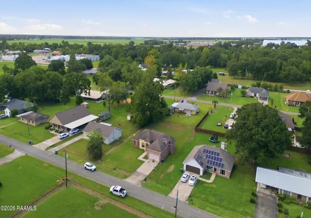 3rd image of 213 Louisiana Dr, Saint Martinville, LA 70582 | MLS# 2600006145