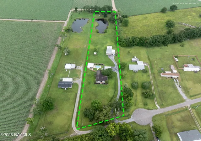 2nd image of 1705 Shelby Rd, New Iberia, LA 70560 | MLS# 2600005069