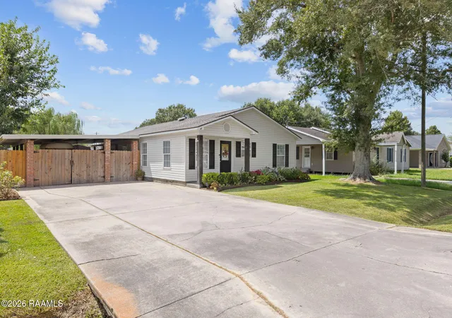 Photo 2 of Single family home for sale at 205 Morningside Dr, Duson, LA 70529 | MLS# 2600008117 | Listing updated on 2026-08-29