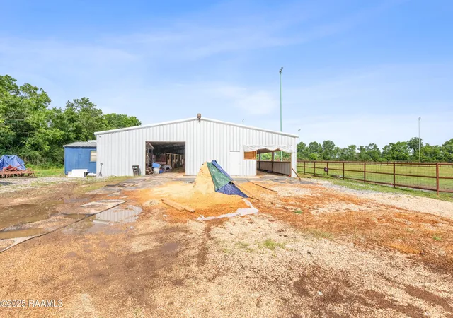 Homes for sale in Opelousas, LA | 2755 Hwy 752, Opelousas, LA 70570 | MLS# 2020024307