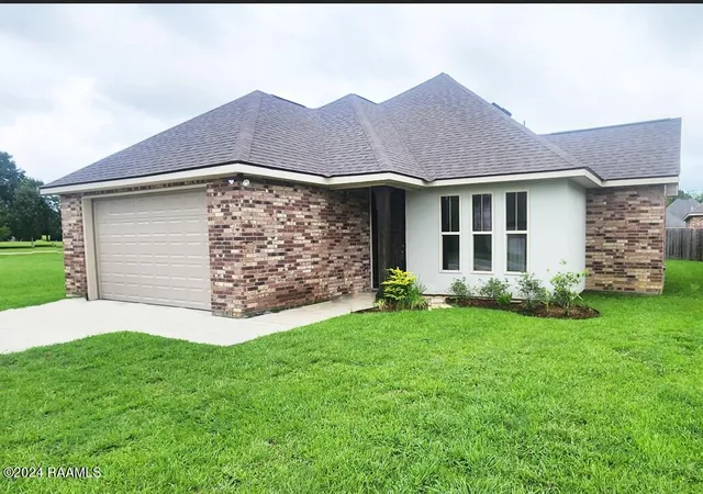 2nd image of 205 Wisteria Bend Cir, Carencro, LA 70520 | MLS# 24003350