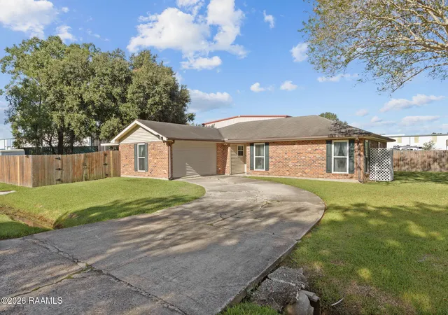 2nd image of 113 Bayberry Ave, Broussard, LA 70518 | MLS# 2600006716
