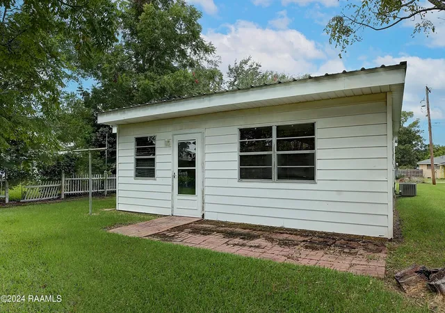 Homes for sale in Franklin, LA | 1408 Thomas St, Franklin, LA 70538 | MLS# 24008344