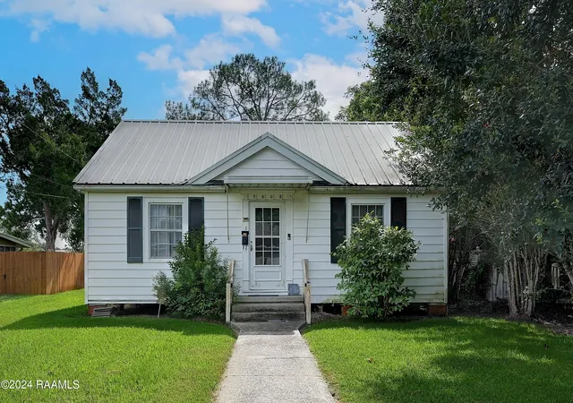 Homes for sale in Franklin, LA | 1408 Thomas St, Franklin, LA 70538 | MLS# 24008344