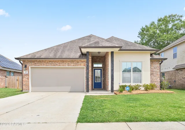 Photo 3 of Sale Pending at 402 Norman Dr, Lafayette, LA 70501 | MLS# 2600003448 | Listing updated on 2026-08-25