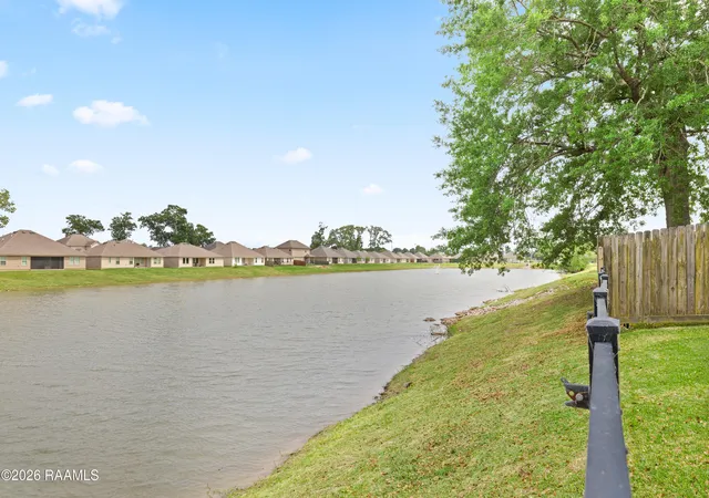 Photo 3 of Sale Pending at 402 Norman Dr, Lafayette, LA 70501 | MLS# 2600003448 | Listing updated on 2026-08-25