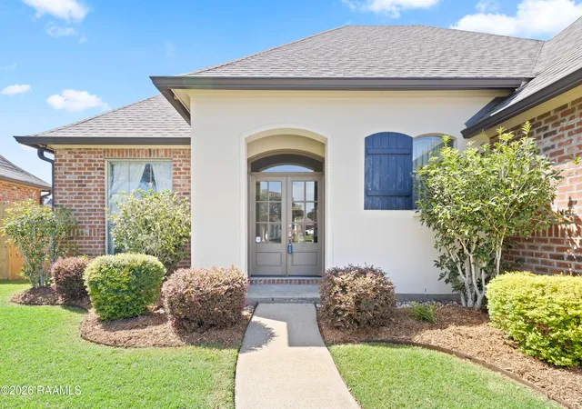3rd image of 120 Meadow Lake Dr, Youngsville, LA 70592 | MLS# 2600006941