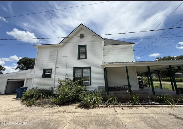 Photo 2 of Sale Pending at 302 N Louise St, Jennings, LA 70546 | MLS# 2600006773 | Listing updated on 2026-08-29