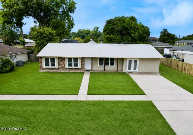 Photo 1 of Sale Pending at 106 Lucas Cir, Lafayette, LA 70508 | MLS# 2600007236 | Listing updated on 2026-09-09