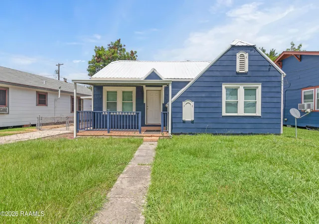 1st image of 834 W Saint Peter St, New Iberia, LA 70560 | MLS# 2600007058