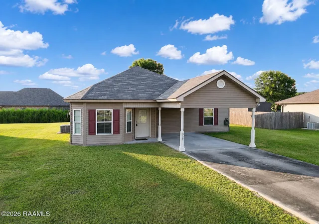 Photo 3 of Sale Pending at 937 Lillian Michel Dr, Breaux Bridge, LA 70517 | MLS# 2020021996 | Listing updated on 2026-09-21