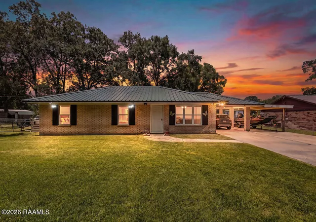 22nd image of 1010 Eaton Dr, Abbeville, LA 70510 | MLS# 2600006700