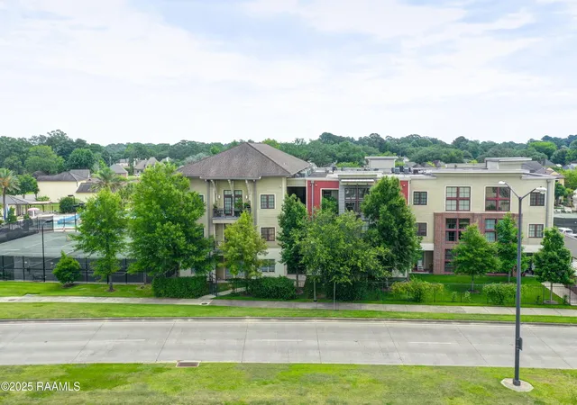 1st image of 1121 Camellia Blvd #304, Lafayette, LA 70508 | MLS# 2500003149