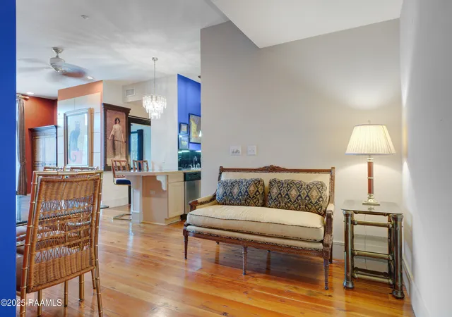 3rd image of 1121 Camellia Blvd #304, Lafayette, LA 70508 | MLS# 2500003149