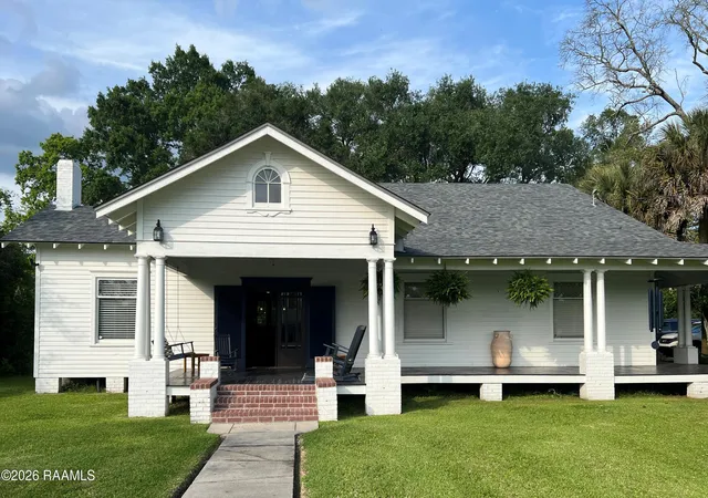 1st image of 213 S Main St, Breaux Bridge, LA 70517 | MLS# 2600002647