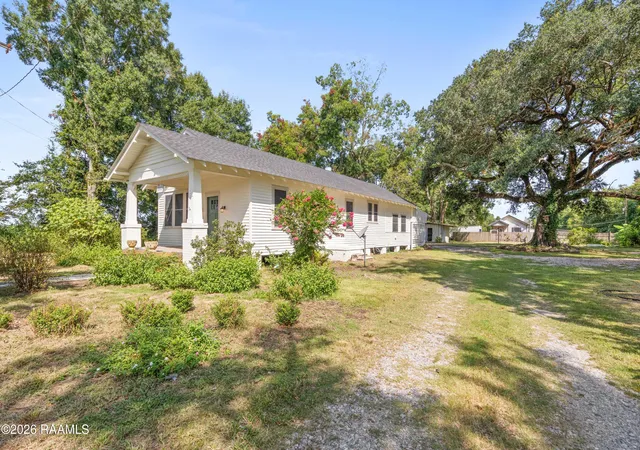Photo 2 of Sale Pending at 108 Coteau Rd, New Iberia, LA 70560 | MLS# 2600006146 | Listing updated on 2026-09-09