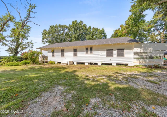 Photo 4 of Sale Pending at 108 Coteau Rd, New Iberia, LA 70560 | MLS# 2600006146 | Listing updated on 2026-09-09