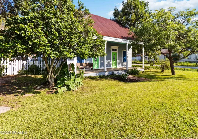 Homes for sale in Washington, LA | 219 N Corso St, Washington, LA 70589 | MLS# 2500002142