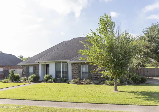 image of 1019 Woodridge Dr, Breaux Bridge, LA 70517 | MLS# 2600007607