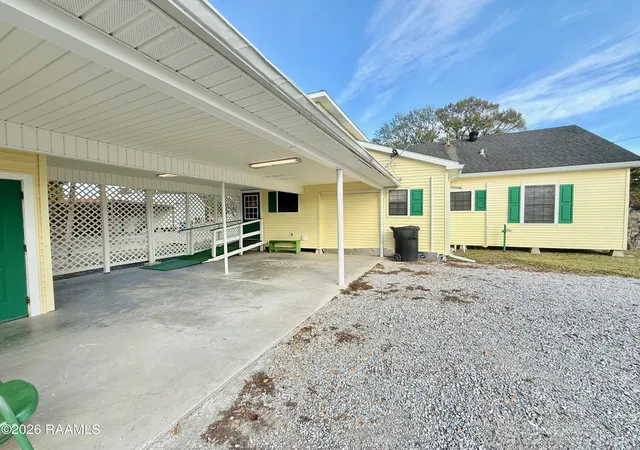 Homes for sale in New Iberia, LA | 9217 Harold Landry Rd, New Iberia, LA 70563 | MLS# 2600000235