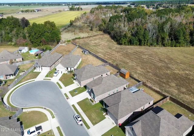 Photo 3 of Single family home for sale at 222 Crescent View Ln, Duson, LA 70529 | MLS# 2500005728 | Listing updated on 2026-08-28