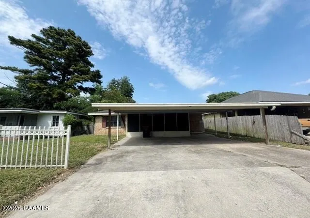 Photo 1 of Sale Pending at 823 S Sterling St, Lafayette, LA 70501 | MLS# 2600007112 | Listing updated on 2026-09-17