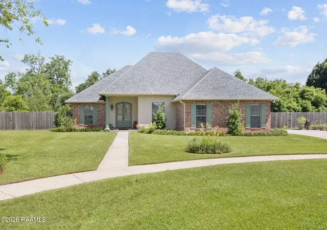 1st image of 1014 Ashford Cir, Breaux Bridge, LA 70517 | MLS# 2600006327