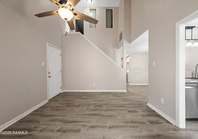 2nd image of 105 Williamsburg Cir #D, Lafayette, LA 70508 | MLS# 2600007805
