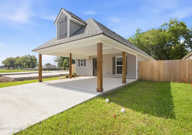 4th image of 217 Camerons Cove Dr, Carencro, LA 70520 | MLS# 2600002695