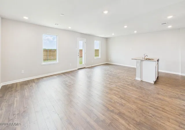 2nd image of 412 Wrenwood Dr, New Iberia, LA 70560 | MLS# 2600007019