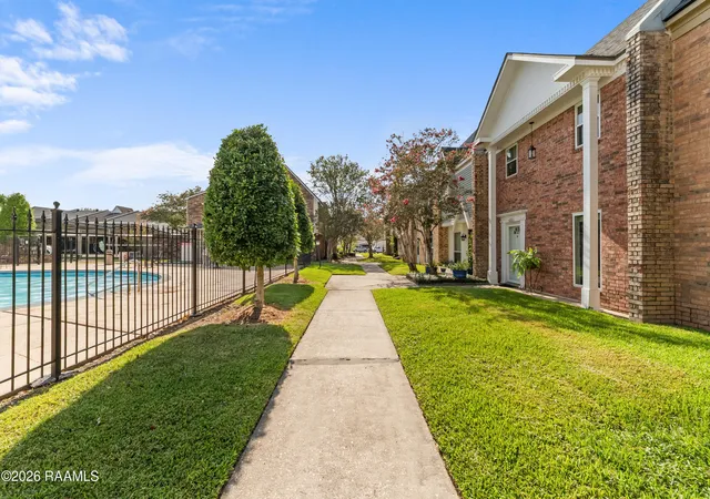 Photo 3 of Townhouse for sale at 1328 Dulles Dr #B, Lafayette, LA 70506 | MLS# 2600007717 | Listing updated on 2026-09-03