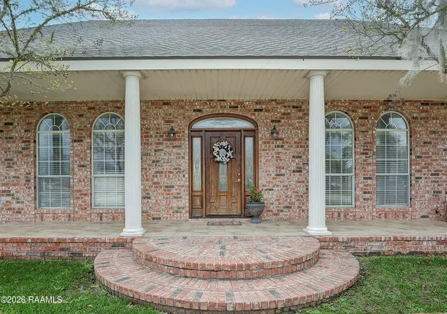 3rd image of 2018 La Belle Villa Rd, New Iberia, LA 70563 | MLS# 2600006339